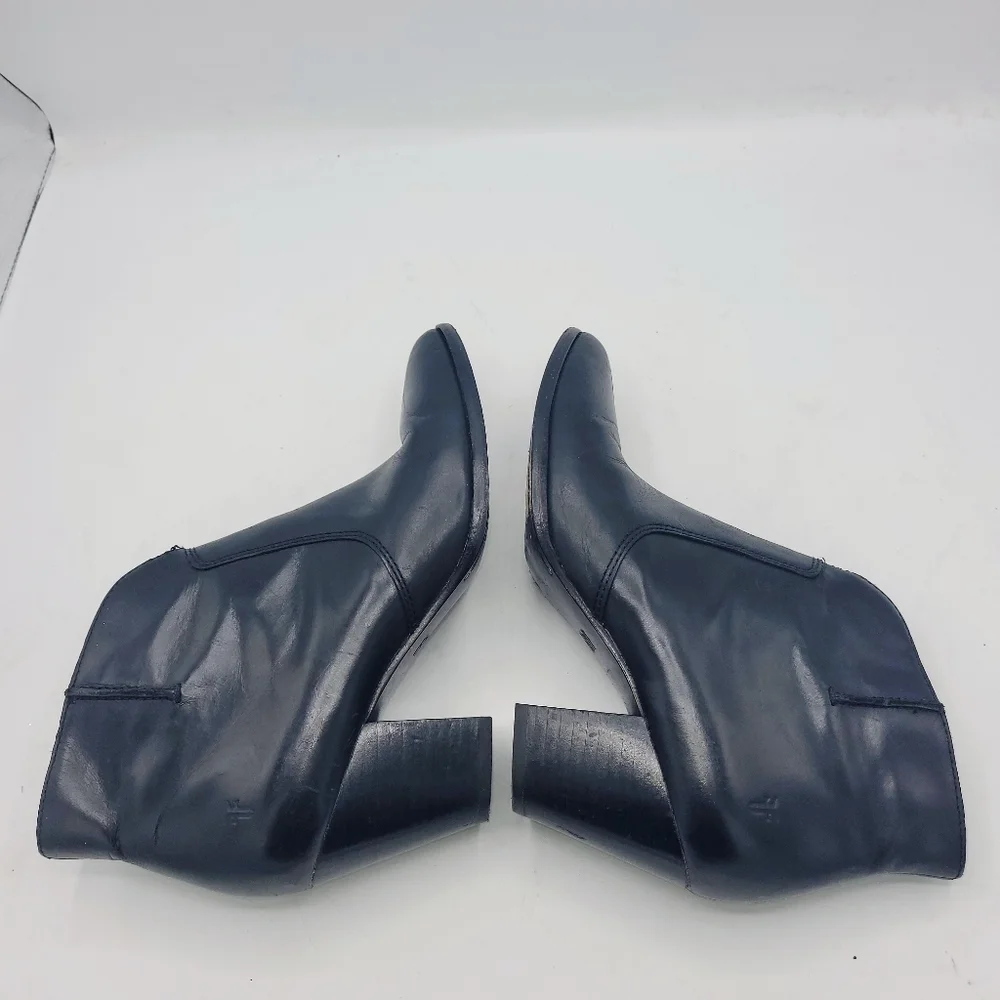 FRYE Jennifer Black Leather Ankle Side Zip Booties Size 7 M - Picture 4 of 16